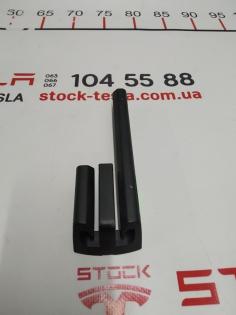Sitzschieberstopfen vorne links Tesla Model S Model S REST 1031675-00-A