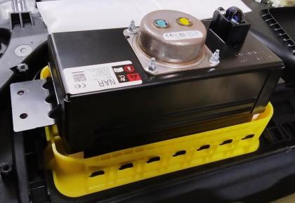 1077823-00-F Beifahrerairbag Torpedo für Tesla-Elektroauto Modell 3. Dieses El