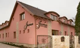 Zahnartzt und Pension in Ungarn