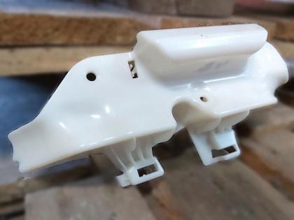 B-Säulenhalter oben links Tesla Modell 3 1103773-00-N