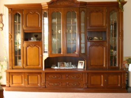 Wohnzimmerschrank
