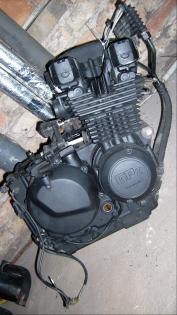 Biete diverse Ersatzteile von Kawasaki GPZ 550 an