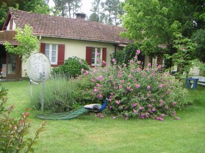 Bauernhaus mit Garten in Südwestfrankreich Euro 245. - bis 450. -