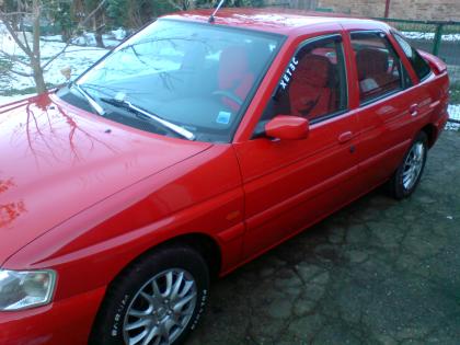 Tausche super fort escord baj. 97 gegen geländewagen oder 7 sitzer van.