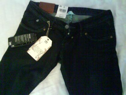 Neue Lee-Jeans günstig abzugeben