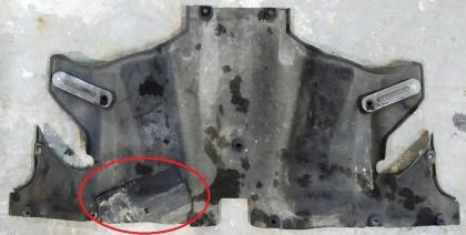 1104313-00-A z Beschädigter hinterer Hilfsrahmenschutz Tesla Modell 3 1104313-00