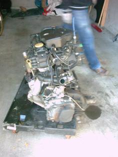 Opel-Corsa Motor mit Getriebe. Org. 41. 000 KM