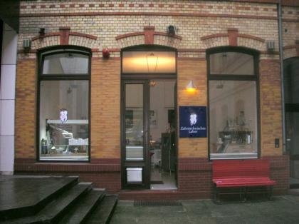 Kleines Dental-Labor Wiesbaden Mainz Frankfurt zu verkaufen ist gemietet