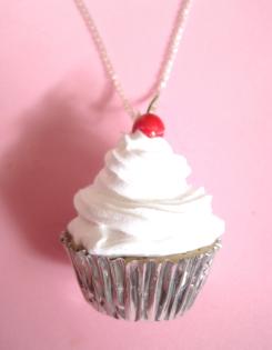 Törtchen mit Kirsche Kette