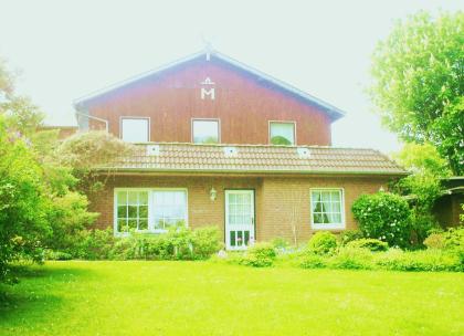 Haus Drei Eichen mit Pferd und/oder Hund an der Ostsee