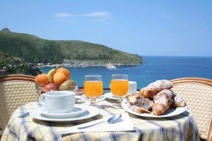 URLAUB IM 4-STERNE HOTEL LA CONCHIGLIA IN PALINURO CILENTO-KÜSTE
