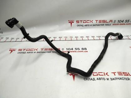 1077595-00-C Kühlsystemrohr für hinteres Tesla Modell 3 1077595-00-D