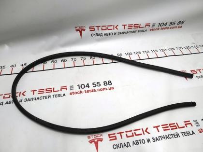 Türdichtung vorne links Tesla Modell 3 1090493-00-D