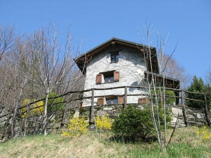 Idyllisches Ferienhaus mit Traumpanorama nahe Lago Maggiore.