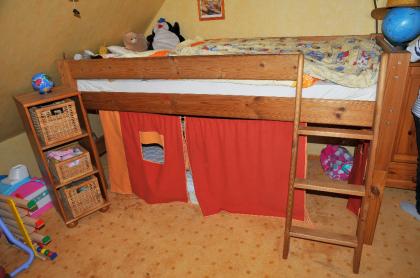 Kinderzimmer mit Eckschrank Hochbett Kommode Kiefer massiv