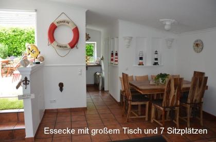 Exklusive Ostsee-Ferienwohnung Hundeglück bei Kiel Garten 2m-Zaun