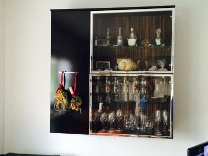 Wohnwand Couchtisch und ein 3 sitzer Ledersofa