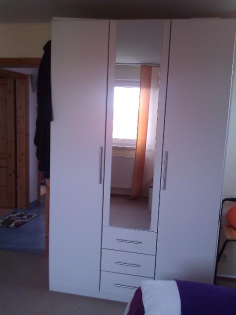 Großer Schrank wie neu