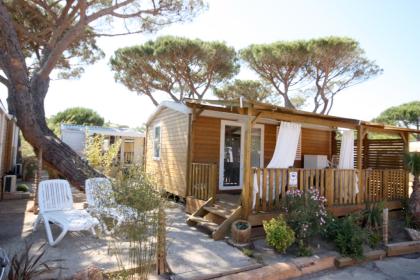 Chalet-Mobilheim-Spaesommerurlaub am Strand von St. Tropez
