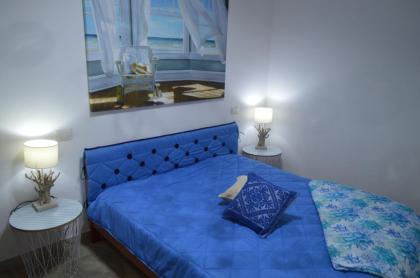SARDINIEN- DIREKT AM MEER 2 FERIENWOHNUNGEN MIT TRAUMBLICK UND POOL IN CASTELSA