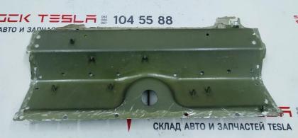 Motorschild Karosserieblech außen Mitte unten Tesla Modell 3 1073828-S0-B