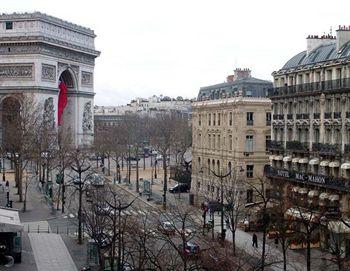 PARIS - Hotel MAC MAHON CHAMPS ELYSEES