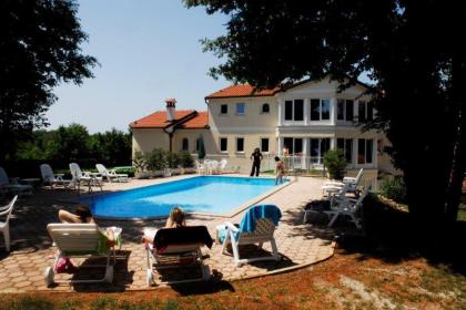 Pension mit Pool Villa Mala Porec Frühstücksbüffet