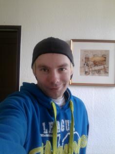 Einsamer 26 Jähriger Er sucht Ihn und Freunde