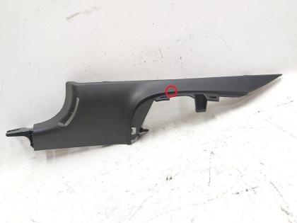 Sicherheitsgurtabdeckung Rack-C links beschädigt Tesla Modell 3 1086281-00-G