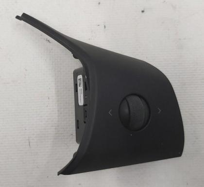 Schalterknopf am Lenkrad rechts Tesla Modell 3 1583975-00-A