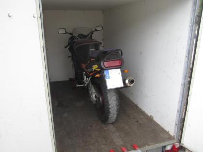Koffe Anhänger mieten leihen auch für den Motorradtransport