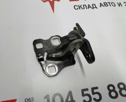 Türscharnier vorne links unten PBSB Tesla Modell 3 1101037-00-F