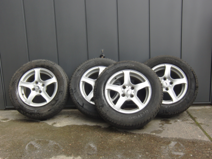 Aufelgen Vredestein Sommerreifen - 205/65/R15 Lochkreis 4x108 wenig gefahren